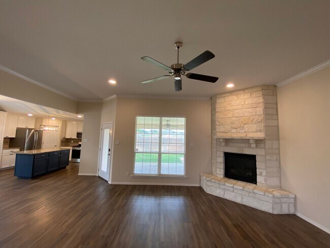 Foto del edificio - 5002 Scarlet Oak Dr