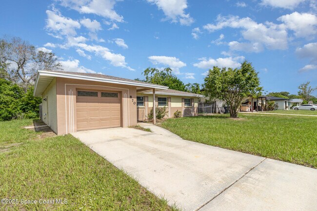 Foto del edificio - 870 N Carpenter Rd