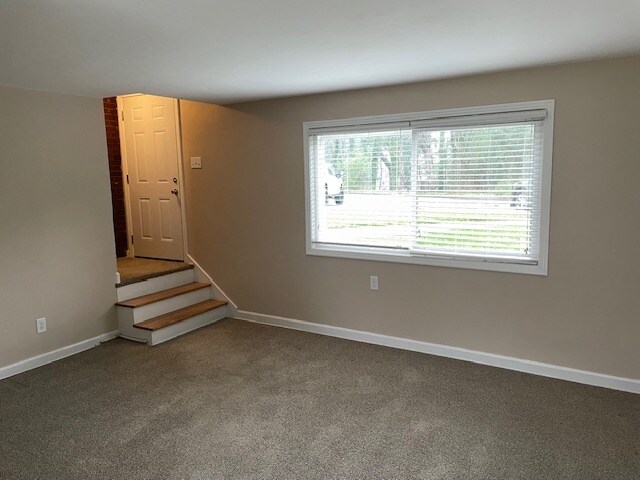 Building Photo - 110 21st Ave NE