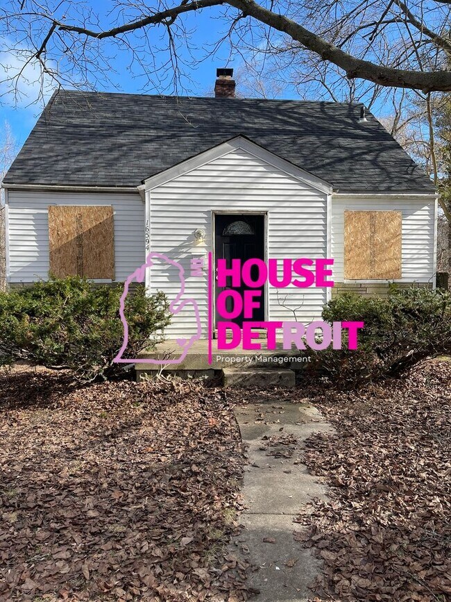 Building Photo - *NEW LISTING*
