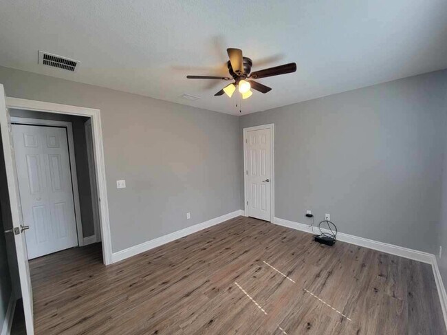 Foto del edificio - 2606 Glenview Ave