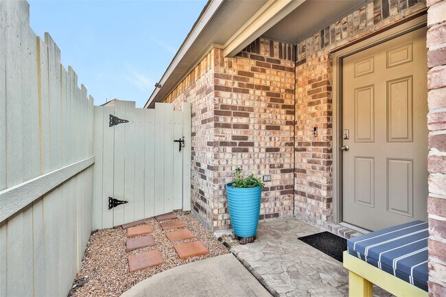 Building Photo - 9316 Colonial Bent Pl