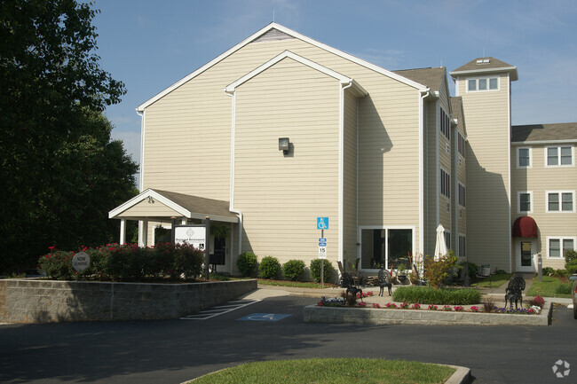 Building Photo - Dogwood Retirement Apartments