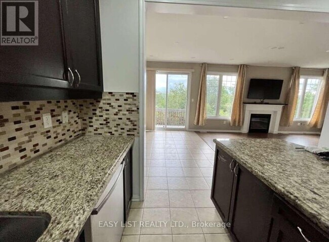 Photo du bâtiment - 450 Cavanagh Ln