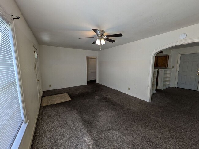 Foto del edificio - 4670 Maddox St