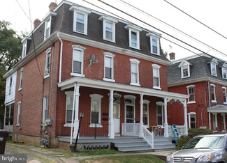 Building Photo - 411 School St