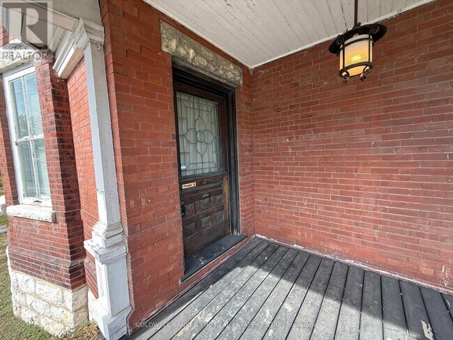 Photo du bâtiment - 415 Davis Dr