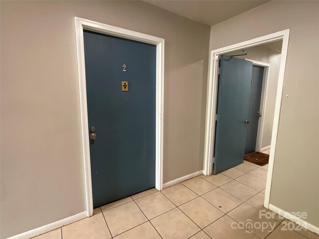 Building Photo - 415 Orchard Trace Ln