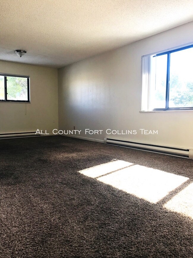 Building Photo - UPPER LEVEL UNIT AVAILABLE JUNE 29TH