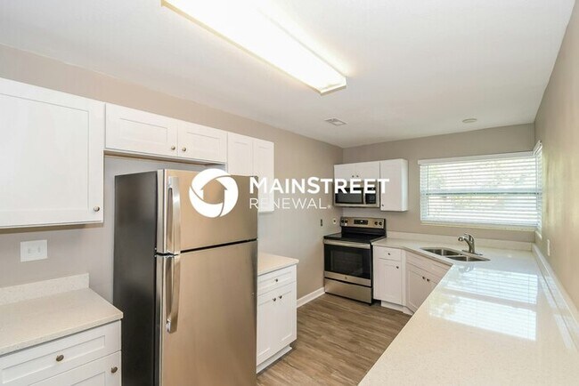 Foto del edificio - 3 Bedroom Pet-Friendly Home in Jacksonville, FL with Main Street Renewal
