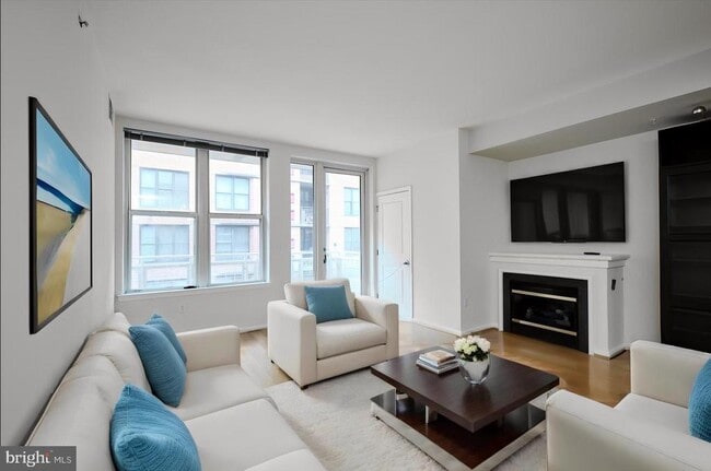 Building Photo - 715 6th St NW