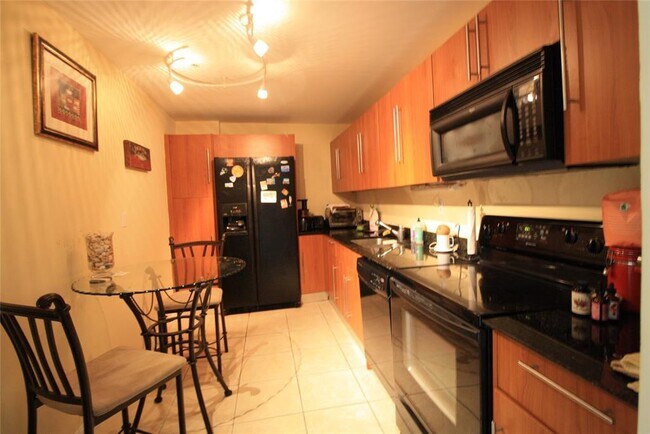 Building Photo - 3000 S Ocean Dr