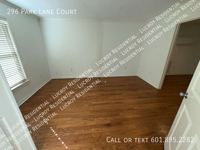 Building Photo - Welcome to this charming 3 bedroom, 3 bath...