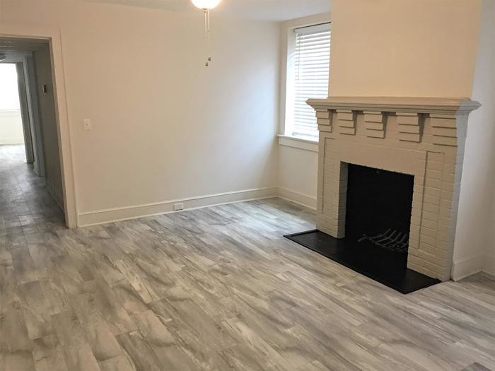 Primary Photo - Remodeled Downtown Apartment