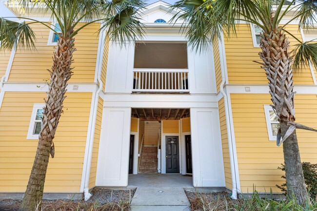 Foto del edificio - Southampton Condo in Mount Pleasant!