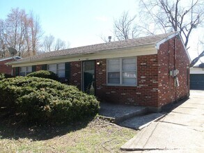 Building Photo - 5402 Logwood Ave