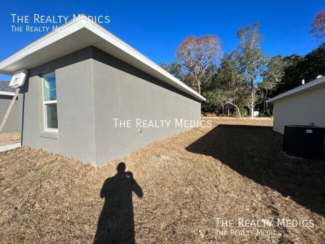 Building Photo - 9245 SE 150th Pl