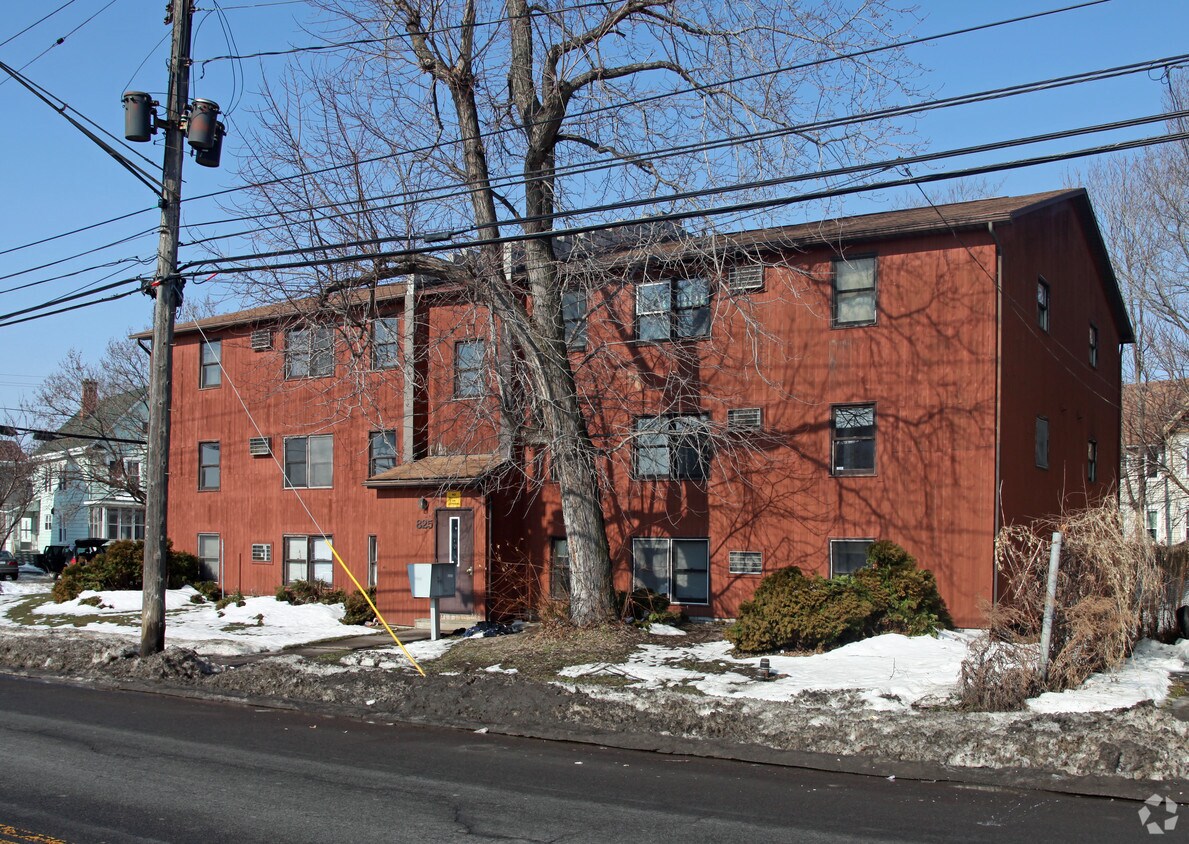 Building Photo - 825 Burnet Ave