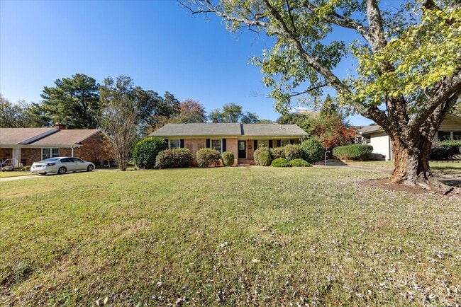 Photo - 5400 Farmbrook Dr House