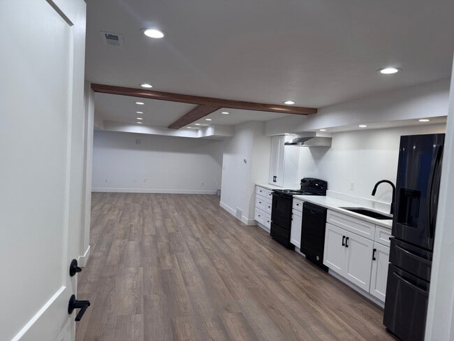 Building Photo - 11302 S Silver Ridge Dr