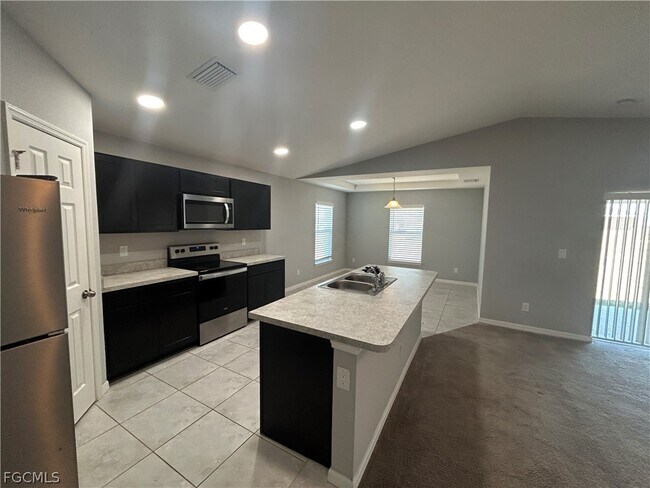 Foto del edificio - 3921 NE 15th Pl