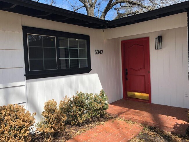 Foto del edificio - 5342 Pagewood Ln