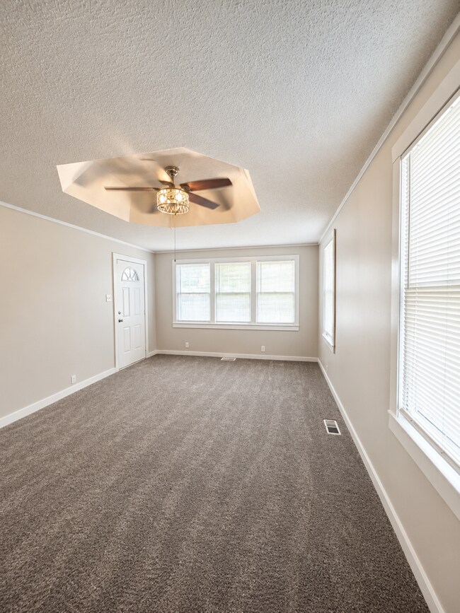 Building Photo - Coming Soon | Charming 2 Bed Home with Spacious Porch