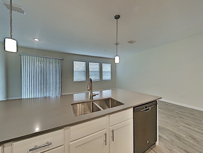 Foto del edificio - 9372 Tecumseh Dr