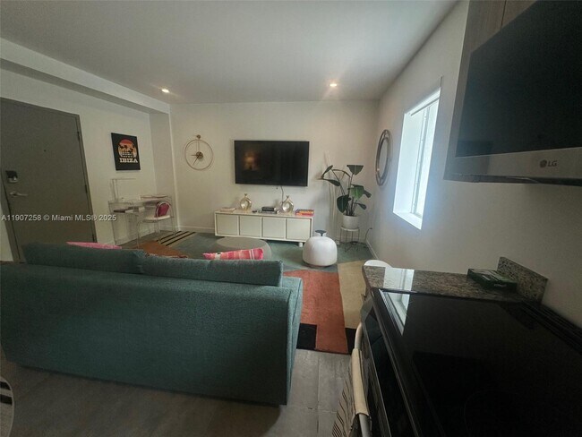 Foto del edificio - 165 NW 39th St