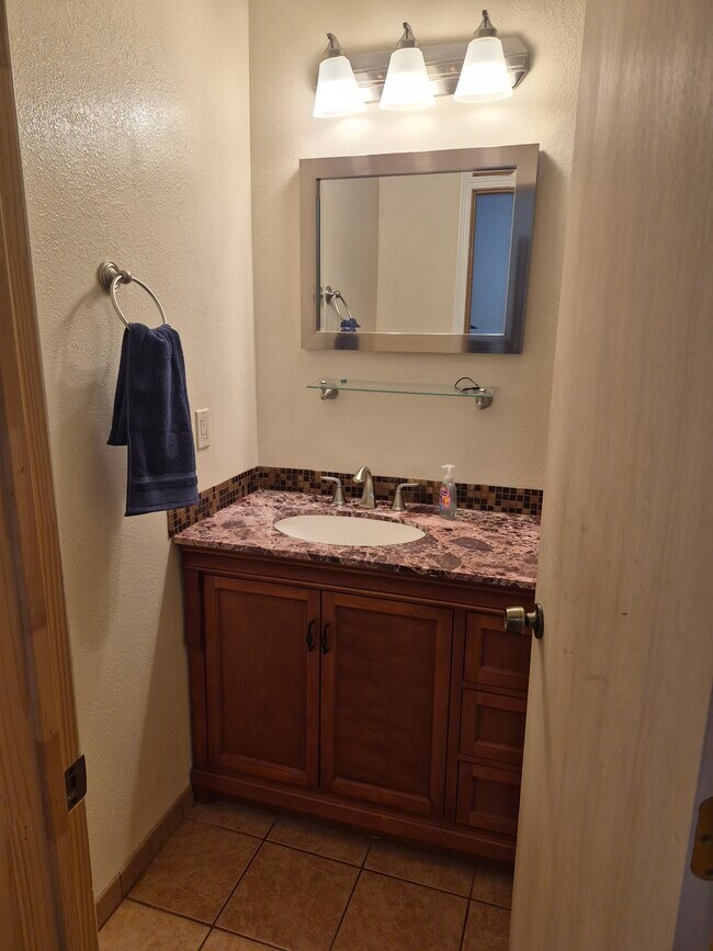 Foto del edificio - 2406 Walker Rd