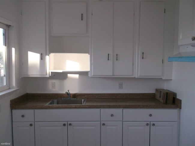 Building Photo - 16675 Mojave Dr