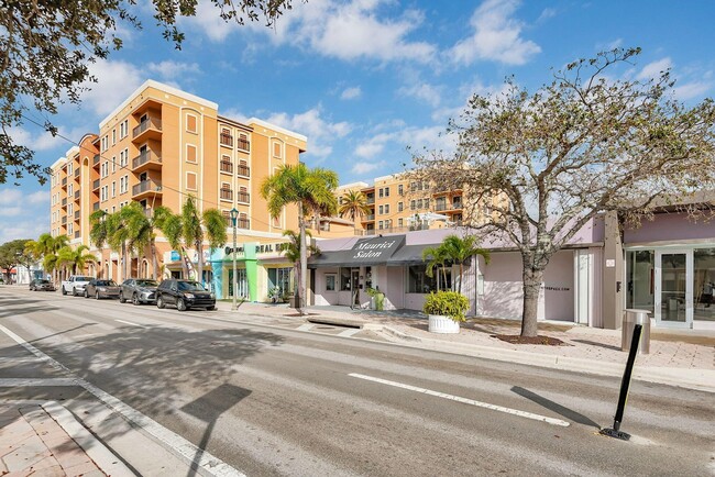 Foto del edificio - 511 Lucerne Ave