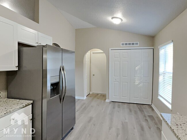 Foto del edificio - 5478 Shady Pine St S