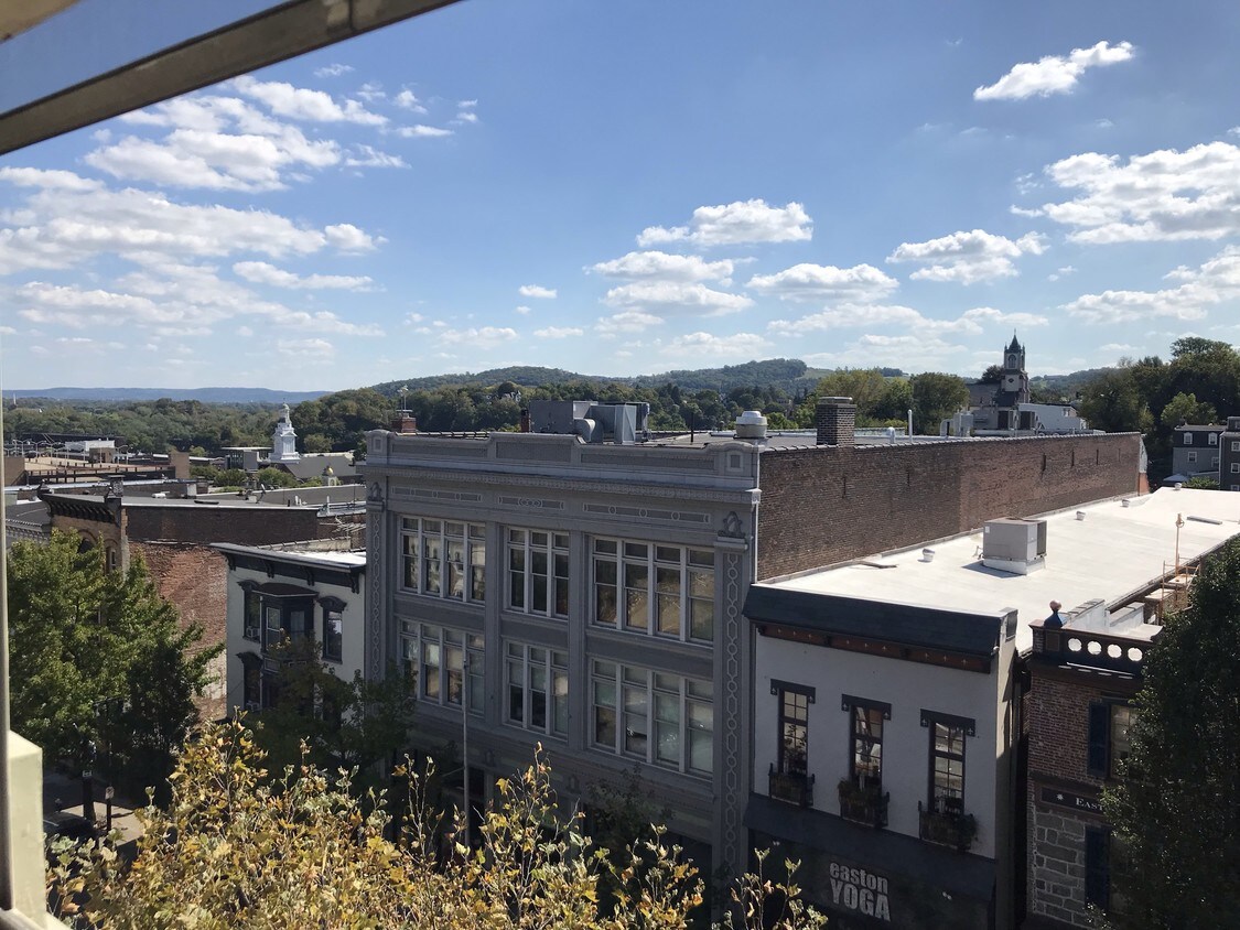 527 Northampton St, Easton, PA 18042 Apartments in Easton, PA