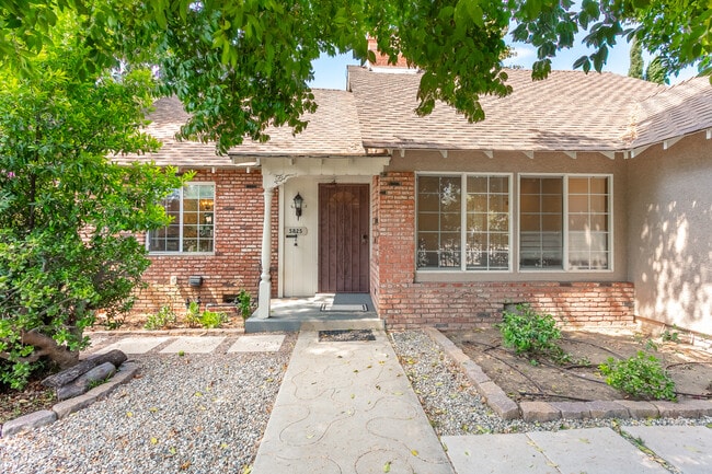 Front Yard - Main Entry - 5825 Fulton Ave