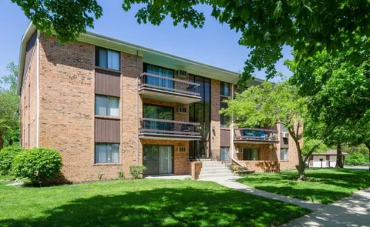 916 Olive Rd Unit 3A, Homewood, IL 60430 Condo for Rent in Homewood