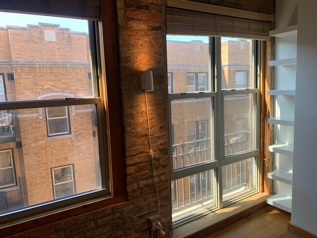 Foto del edificio - 1221 W Greenleaf Ave