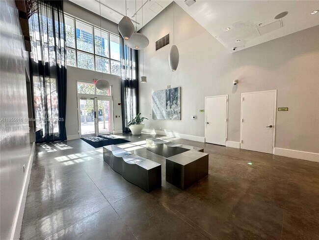 Foto del edificio - 133 NE 2nd Ave