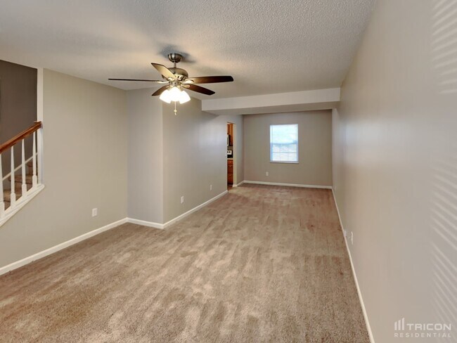 Foto del edificio - 741 Elderberry Ln