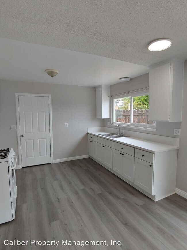 Building Photo - 4 br, 2 bath House - 1740  N Baker Ave.