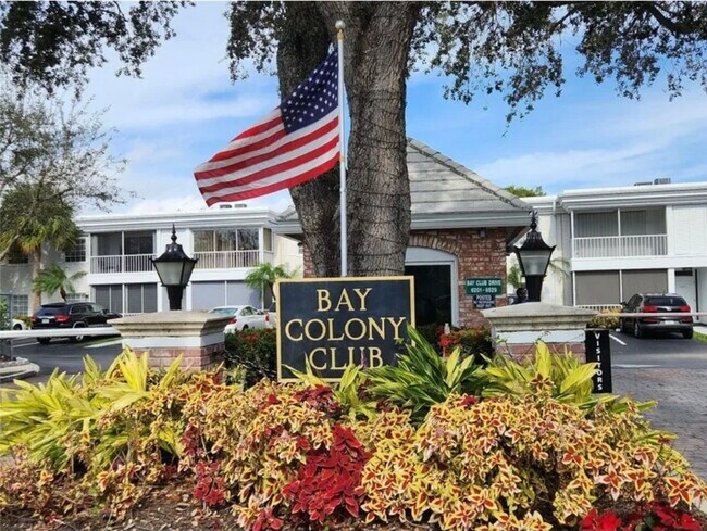 Foto del edificio - 6281 Bay Club Dr