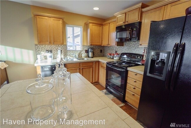 Building Photo - 4 br, 2.5 bath House - 18330 73rd Ave E
