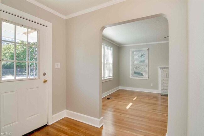 Building Photo - 3 br, 2 bath House - 821 Mimosa Drive