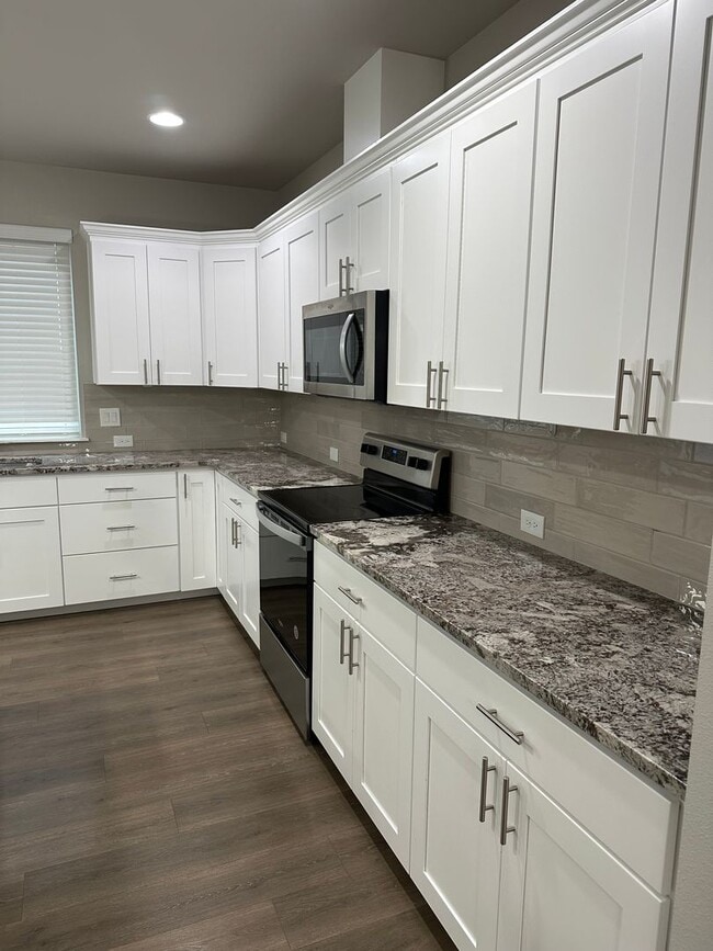 Foto del edificio - New Construction Rental Opportunity