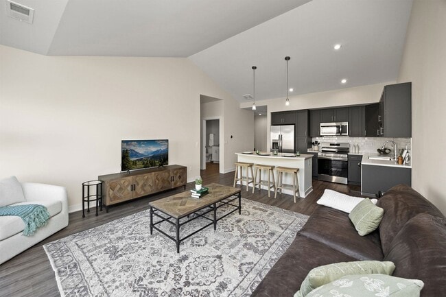 Building Photo - Savannah at Ankeny