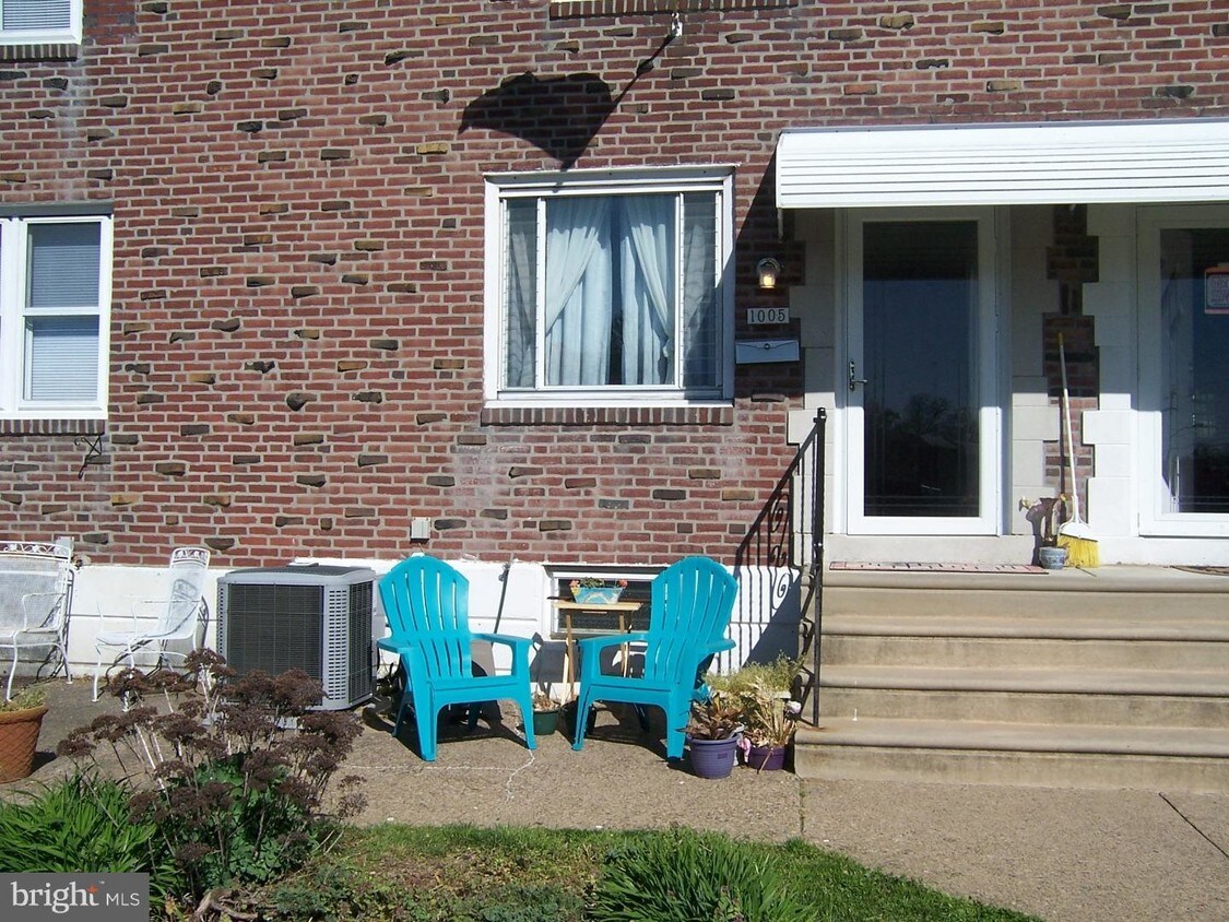 Primary Photo - 1005 Poplar Ave