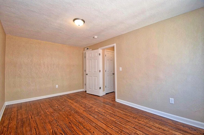 MOVE IN TODAY! - 1526 Blair Ave