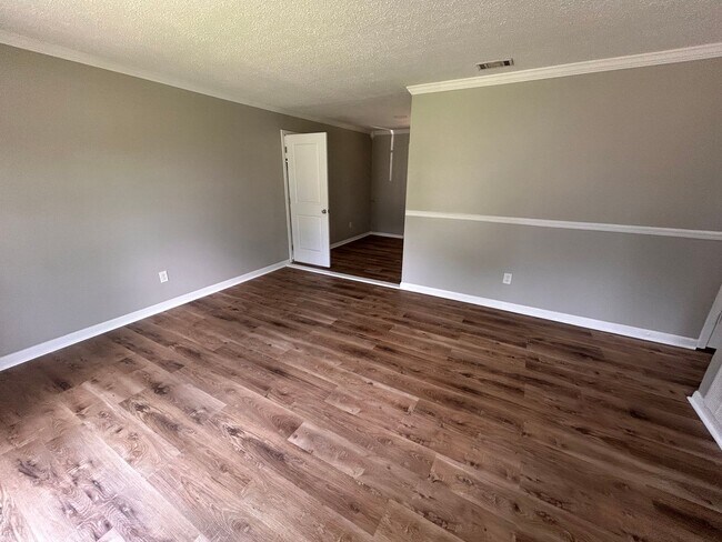 Building Photo - 3303 Alyci Dr