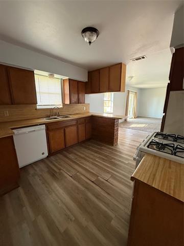 Foto del edificio - 205 W Marshall St