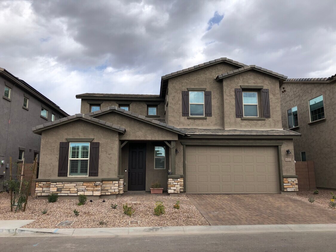 Primary Photo - 1027 N 70th Way